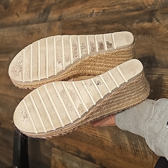 TOMS wedges - Picture 4 of 4